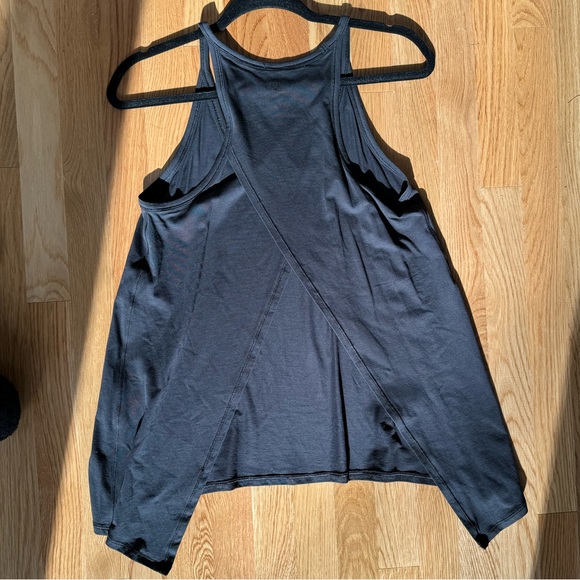 Lululemon open ends tank size 4 black - Picture 3 of 4